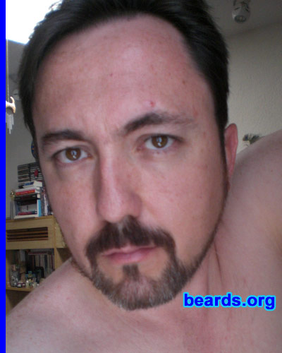 Manuel
Bearded since: 2002.  I am a dedicated, permanent beard grower.
Keywords: full_beard