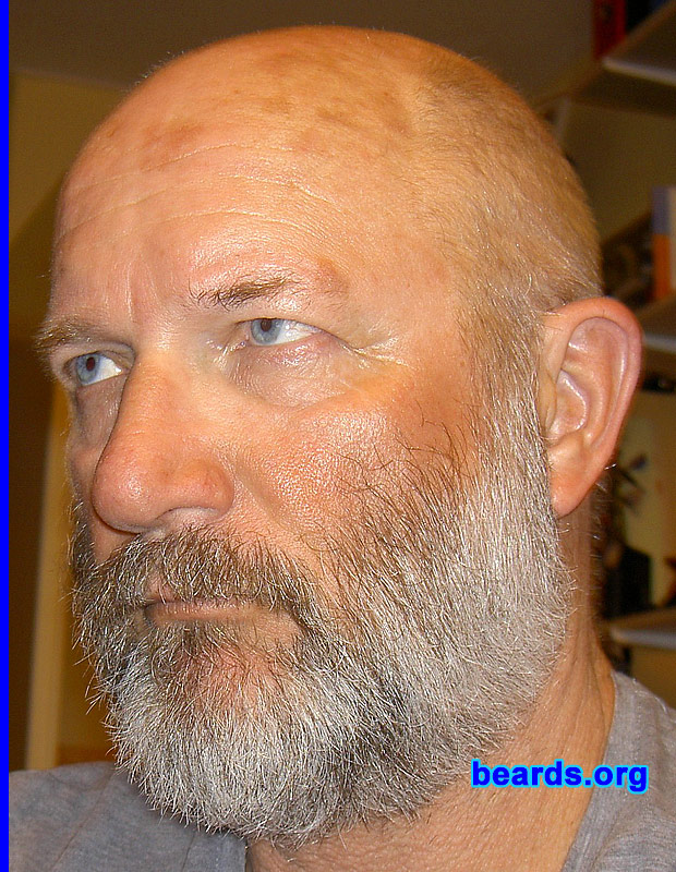 Rob v. Z.
Bearded since: 2011. I am an experimental beard grower.
Keywords: full_beard