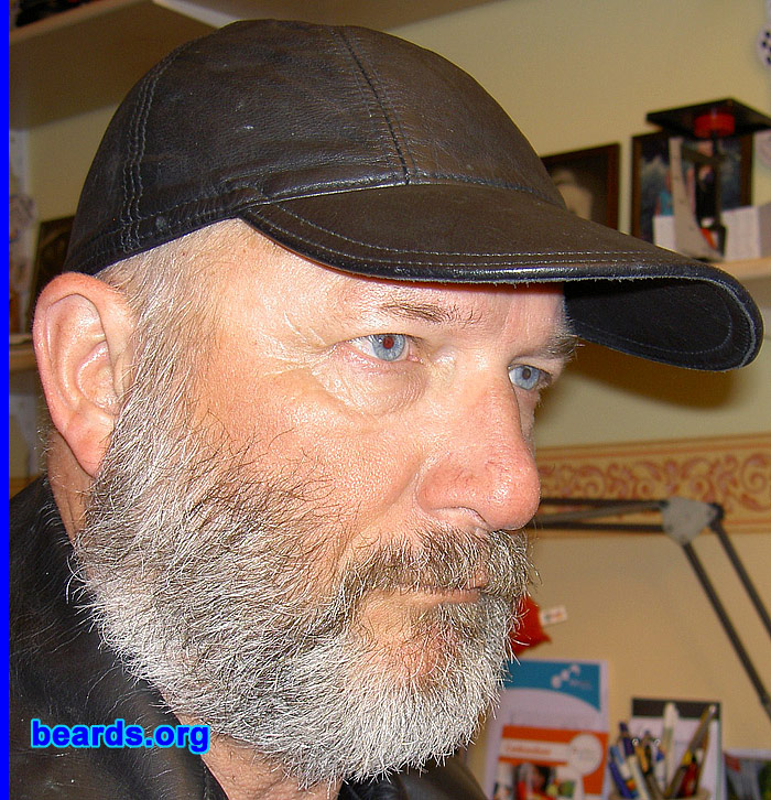 Rob v. Z.
Bearded since: 2011. I am an experimental beard grower.
Keywords: full_beard