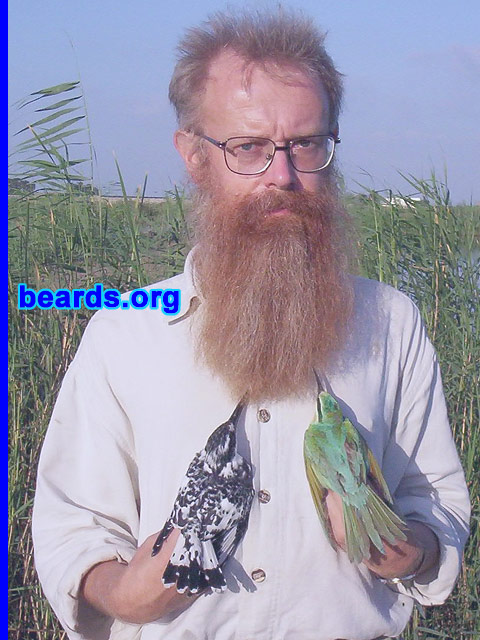 Thomas
Bearded since: 1976.  I am a dedicated, permanent beard grower.

Comments:
I grew my beard because of my laziness.

I feel that it is mine.
Keywords: full_beard