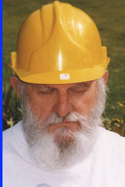 Leslie G.
Bearded since: 1965.  I am a dedicated, permanent beard grower.

Comments:
I grew my beard partly so I would not have to shave in the morning if I had been out the night before.  Also, I like the way it frames the face.

How do I feel about my beard?  Very comfortable.
Keywords: full_beard