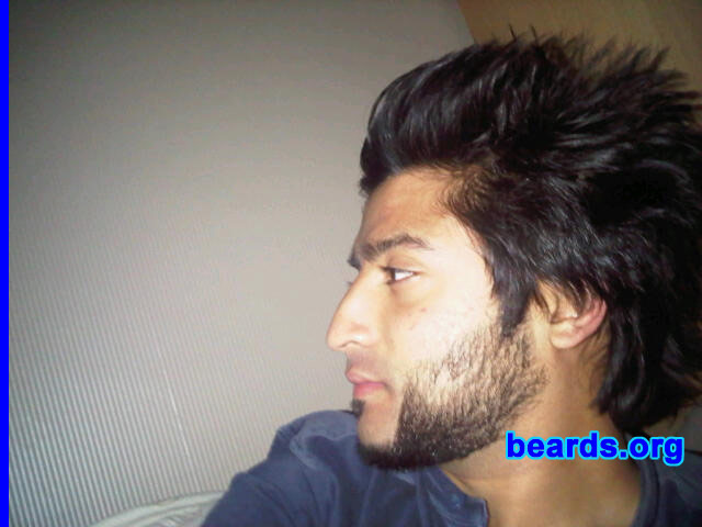 Umar
Bearded since: 2010. I am an occasional or seasonal beard grower.
Keywords: soul_patch chin_curtain