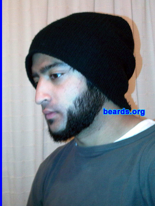 Umar
Bearded since: 2010. I am an occasional or seasonal beard grower. 
Keywords: chin_curtain