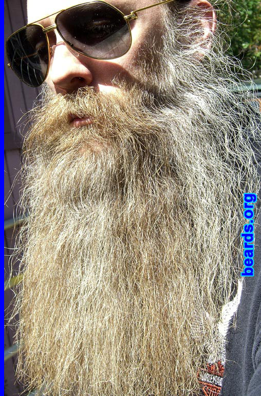 Aarne
Bearded since: 1985.  I am a dedicated, permanent beard grower.

Comments:
I grew my beard because it's part of me.

How do I feel about my beard? One word: comfortable.
Keywords: full_beard