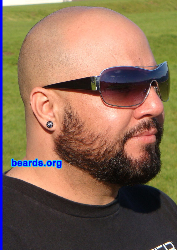 Martin L.
Bearded since: October 2009.  I am an experimental beard grower.

Comments:
I grew my beard because it's cool.

How do I feel about my beard?  Great.
Keywords: full_beard
