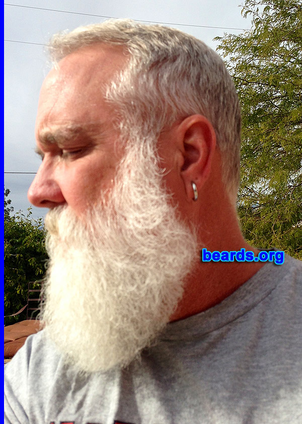 Tom
Bearded since: 1982. I am a dedicated, permanent beard grower.

Comments:
Why did I grow my beard? To irritate anyone who does not like beards.

How do I feel about my beard? I'm a bearded man.  It is who I am.
Keywords: full_beard