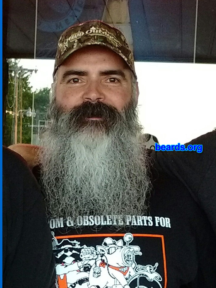 Terry
I am a dedicated, permanent beard grower.
Keywords: full_beard