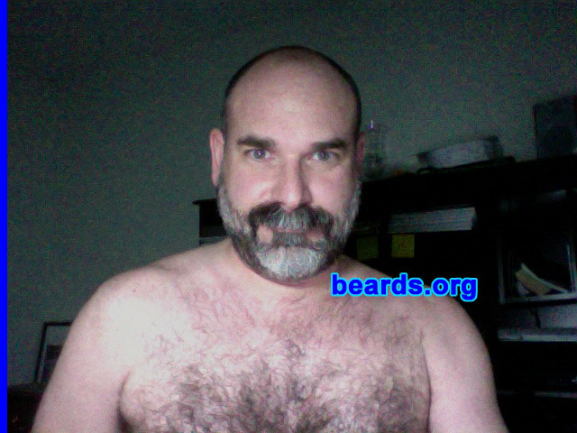 Joe
Bearded since: 1985.  I am a dedicated, permanent beard grower.

Comments:
I grew my beard because I like facial hair.
Keywords: full_beard
