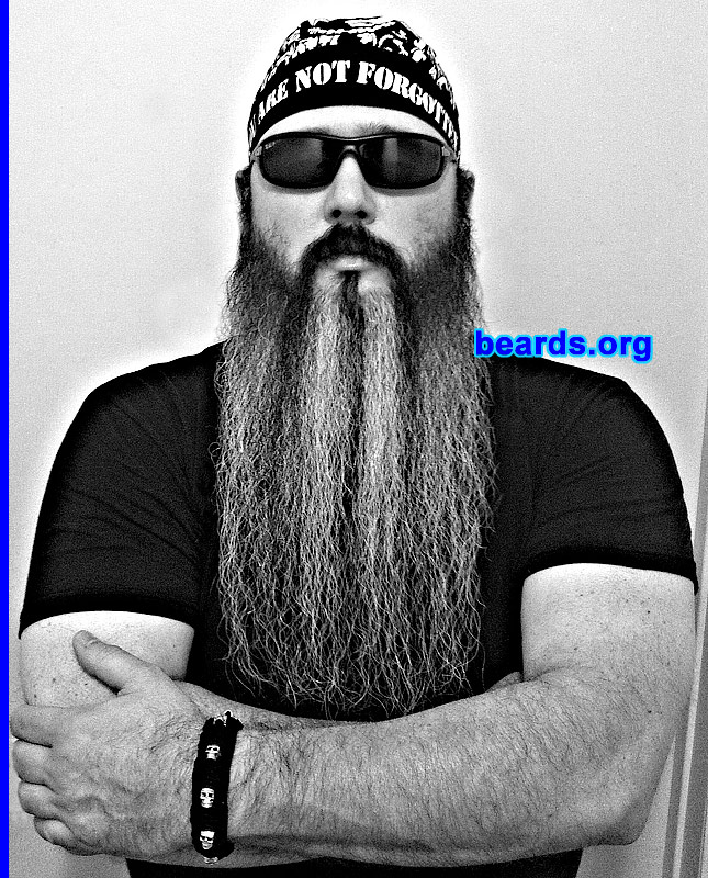 Joe
Bearded since: 2005. I am a dedicated, permanent beard grower. 
Keywords: full_beard