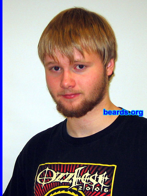 Michael Leach
Bearded since: 2006 (five months).  I am a dedicated, permanent beard grower.

Comments:
I grew my beard because of winter bearding '06.

How do I feel about my beard?  Love it.
Keywords: full_beard