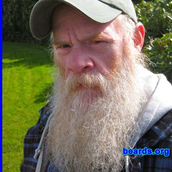 Tom
Bearded since: 1974. I am a dedicated, permanent beard grower.
Keywords: full_beard