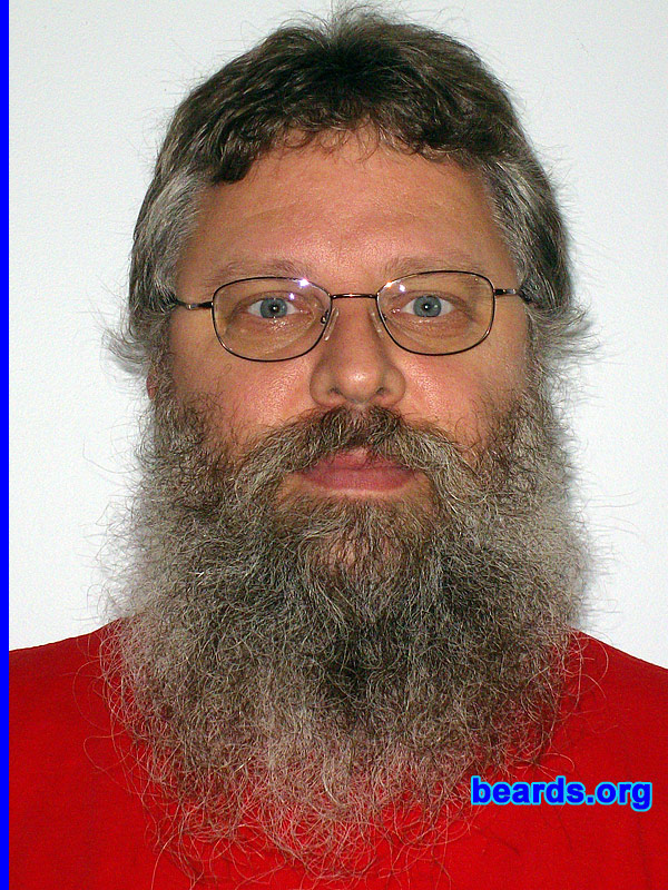 Scott
I am a dedicated, permanent beard grower.
Keywords: full_beard